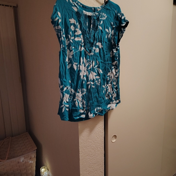 Danielle Rain Green and white sleeveless shirt plus size aqua green with white - Picture 4 of 4